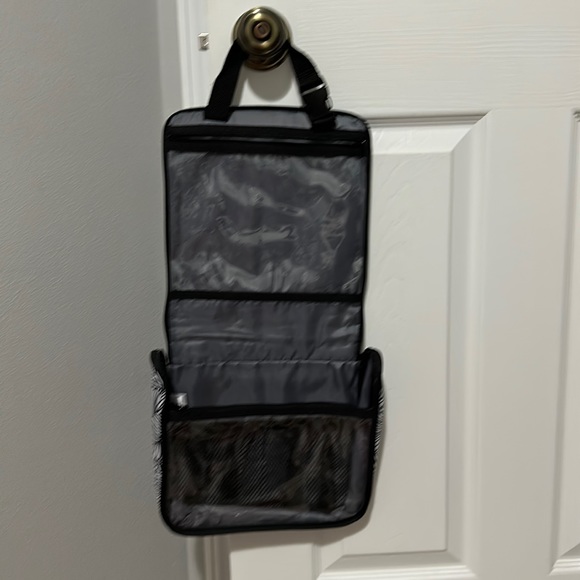 Thirty-One Hanging travel Organizer, NWOT. - Picture 3 of 4